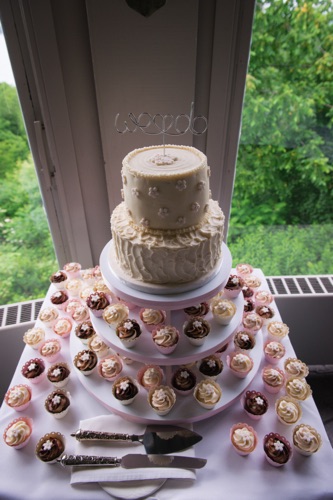 Cupcake and Cake Display